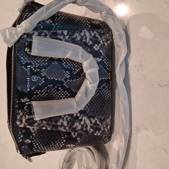 NWT Michael Kors Crossbody Snakeskin Texture Leather Purse - Picture 2 of 5